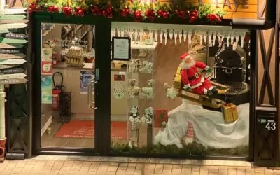 Que fait le Père Noël cette année  ?